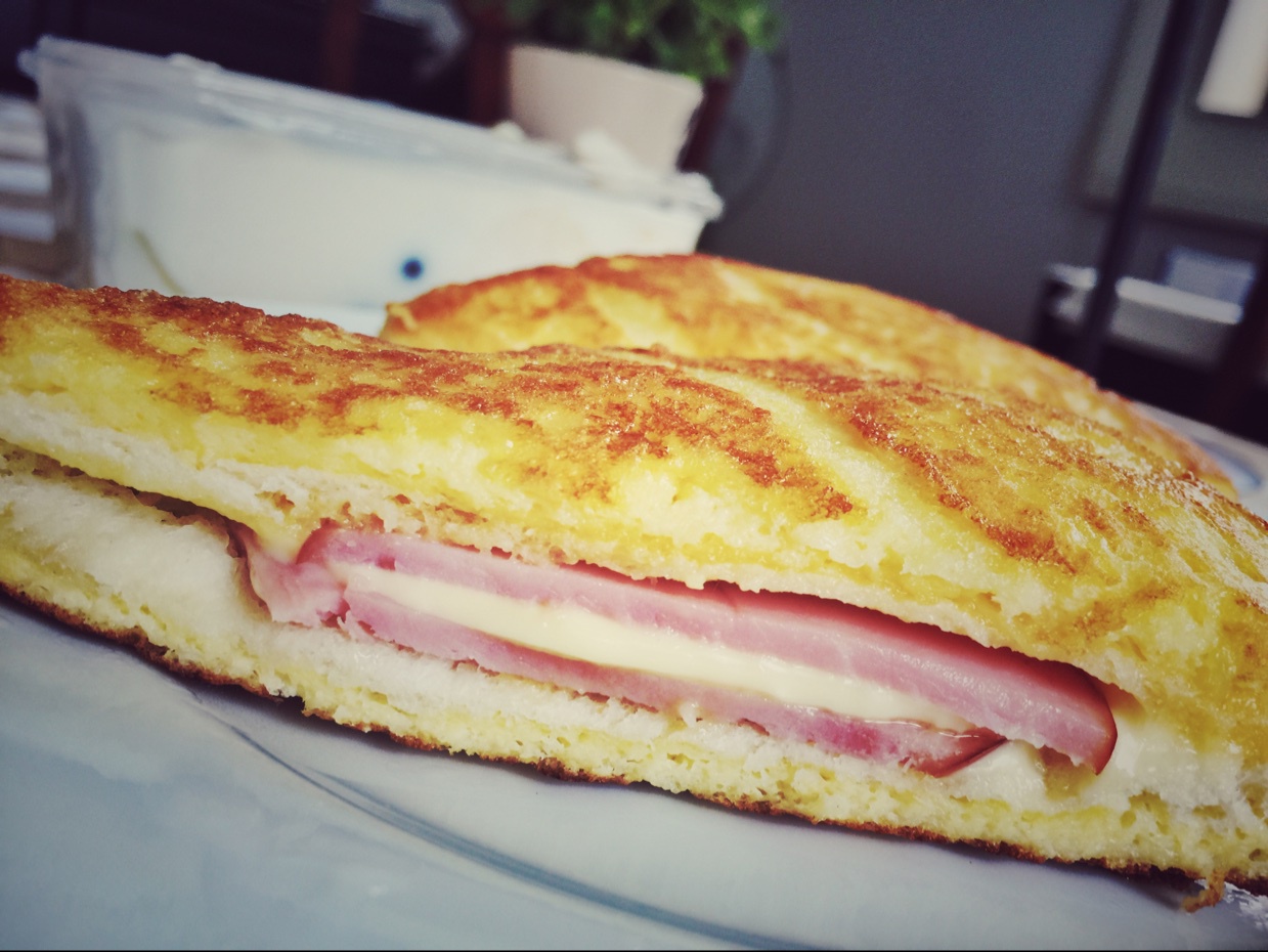 追光的瓶子做的十分钟快手早餐【港式火腿西多士】