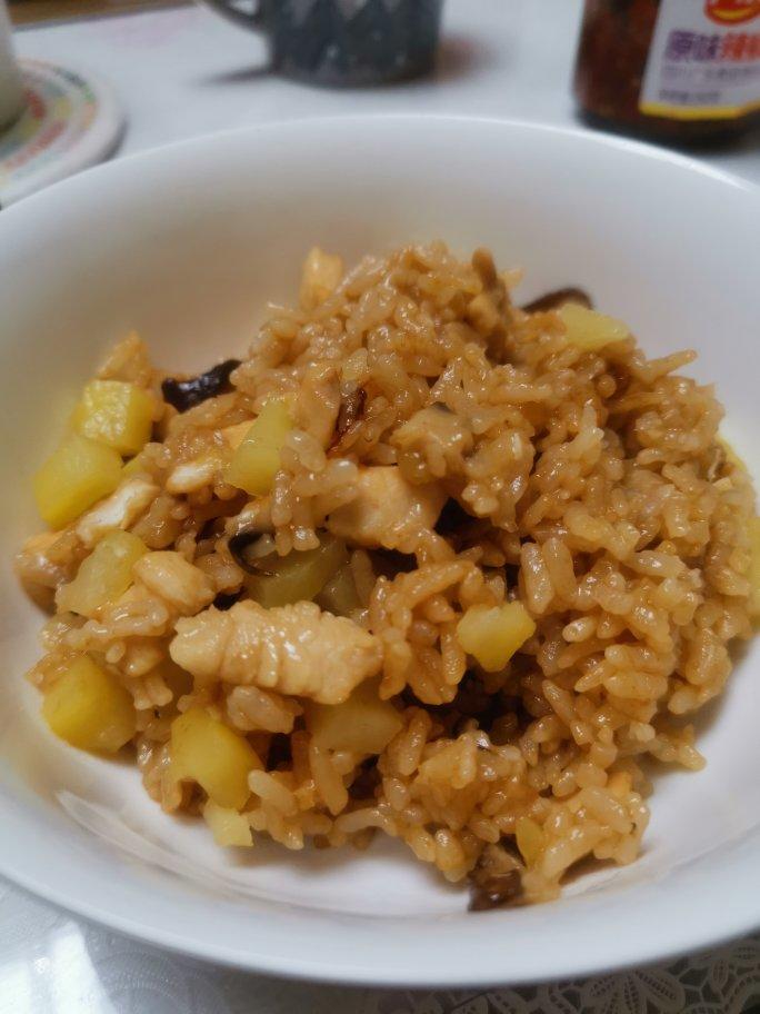 【电饭煲板栗鸡腿焖饭】