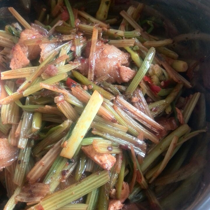 芹菜炒肉