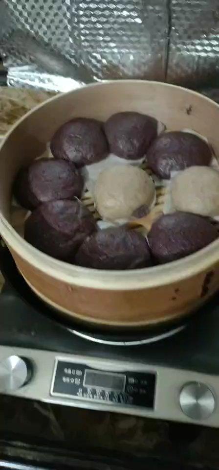 黑米面馒头