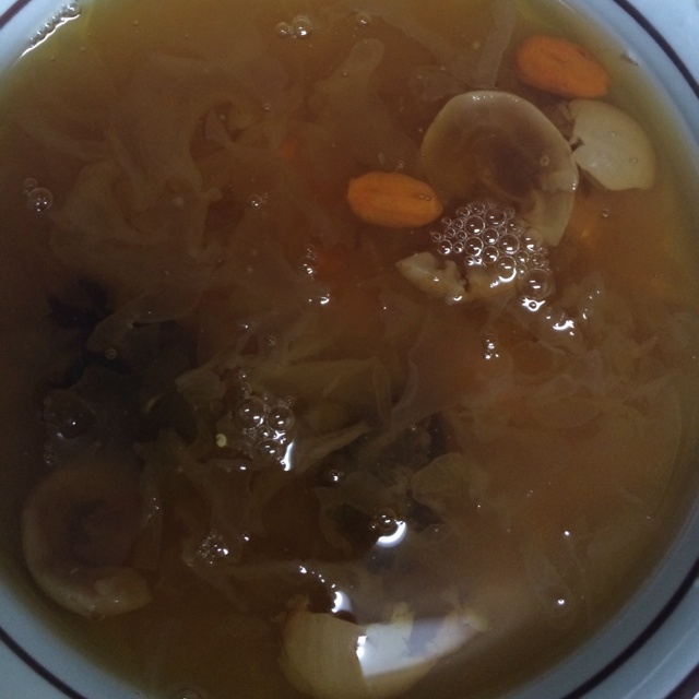 红枣银耳莲子羹