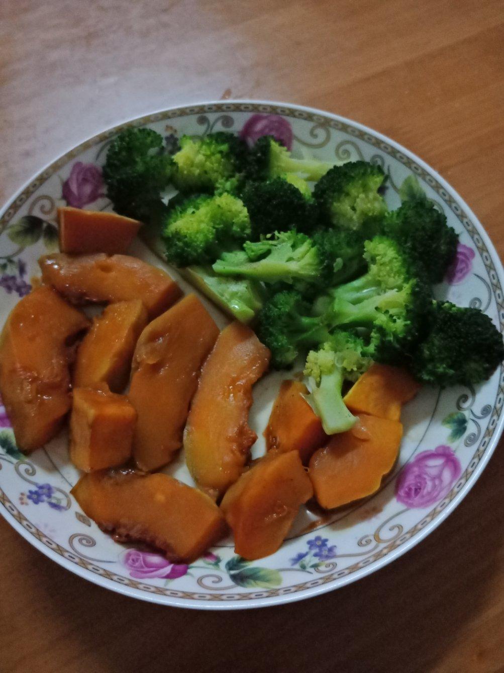 鸡肉南瓜配西兰花（微波炉清蒸法）