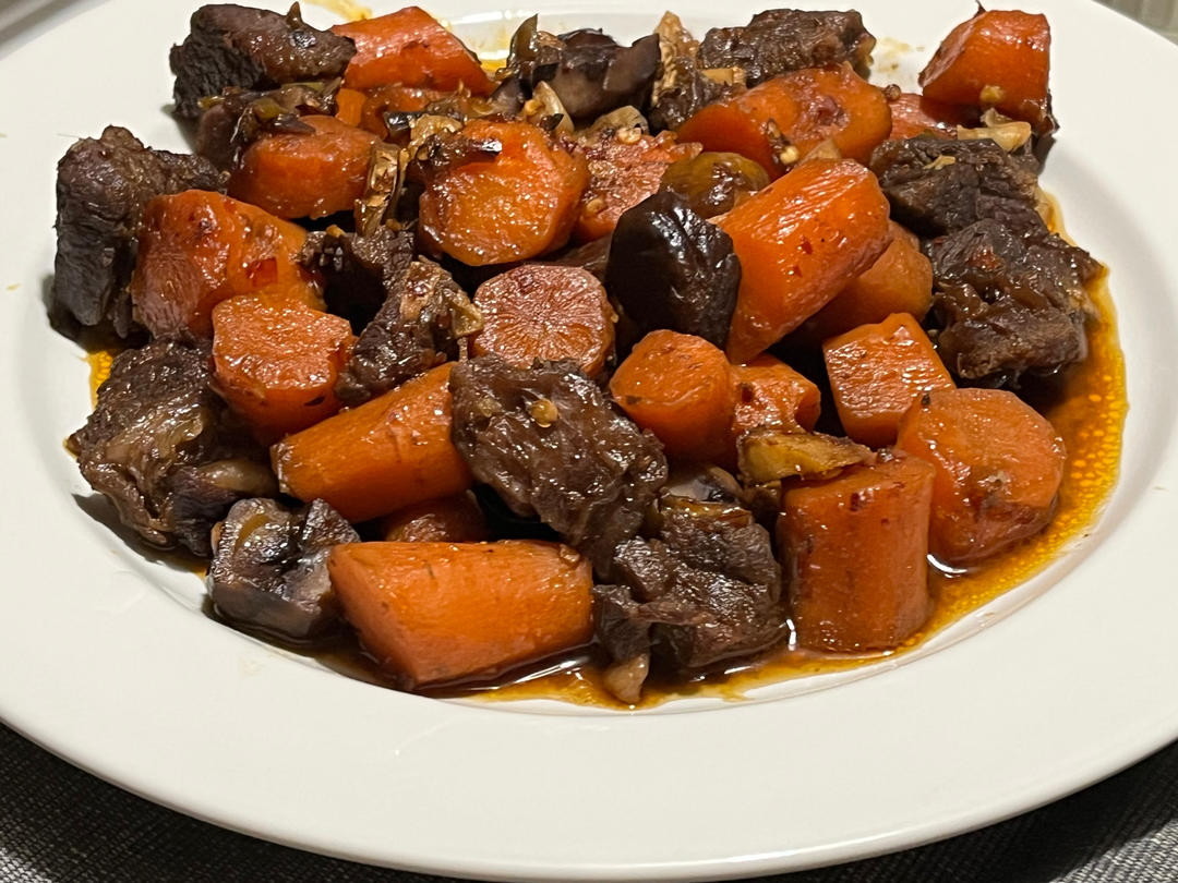 胡萝卜烧牛肉