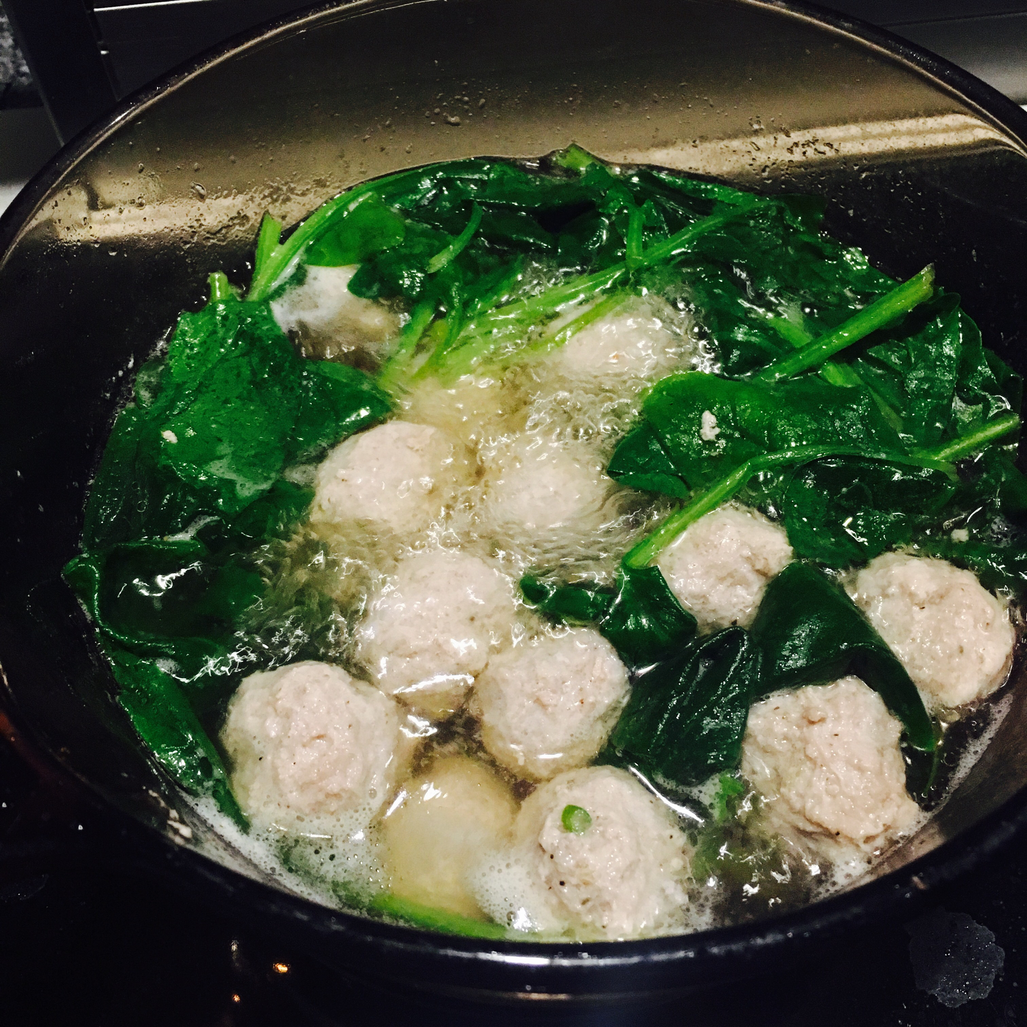 菠菜汆丸子