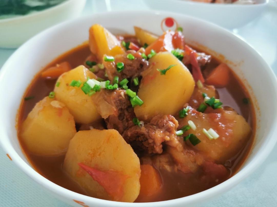 红烧牛肉土豆 （独家秘制）