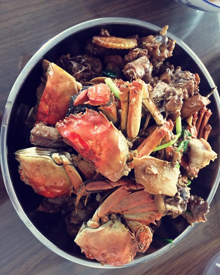 鲜美鸡煲蟹