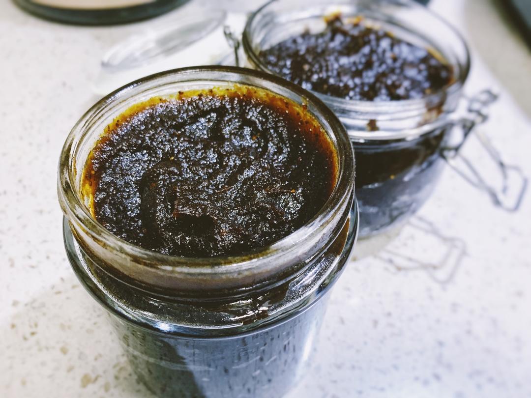 黑糖红枣枸杞桂圆姜母膏