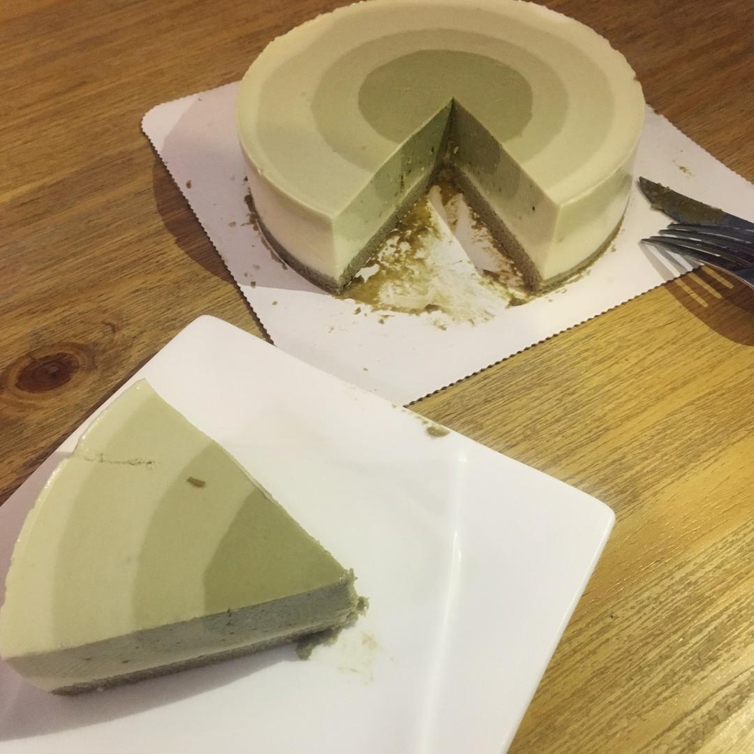 渐变抹茶慕斯蛋糕：我Amanda带着既美又作的抹茶甜点又来了！【曼食慢语】