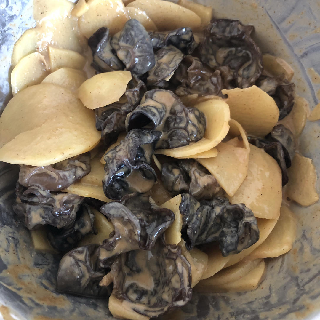 比麻辣烫好吃百倍的麻辣拌，浓郁鲜香麻辣又上瘾