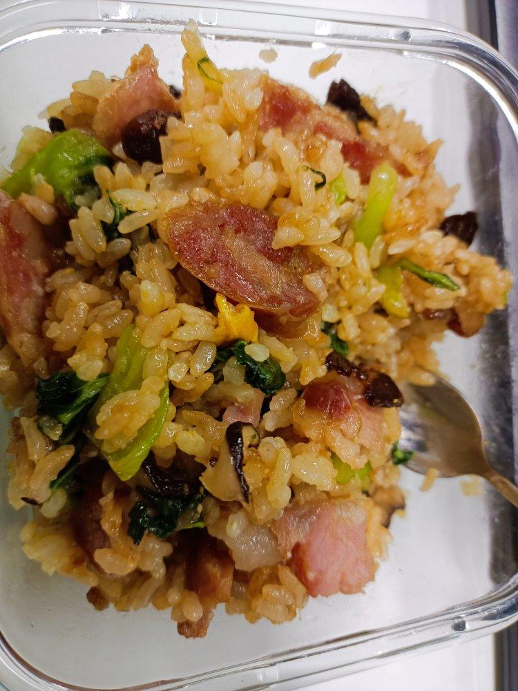 香肠煲仔饭