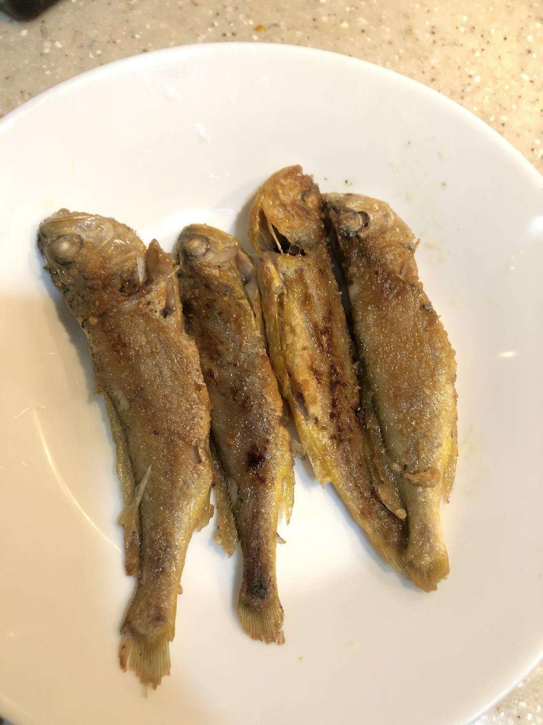 香煎小黄鱼