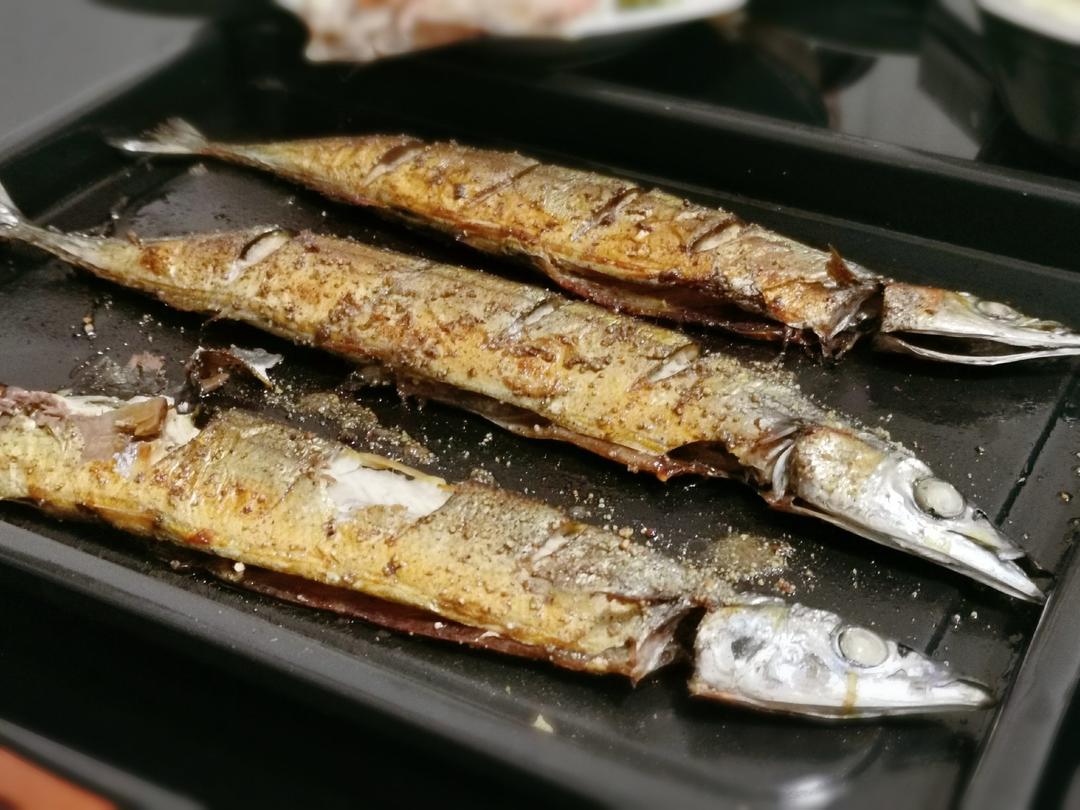 烤秋刀鱼