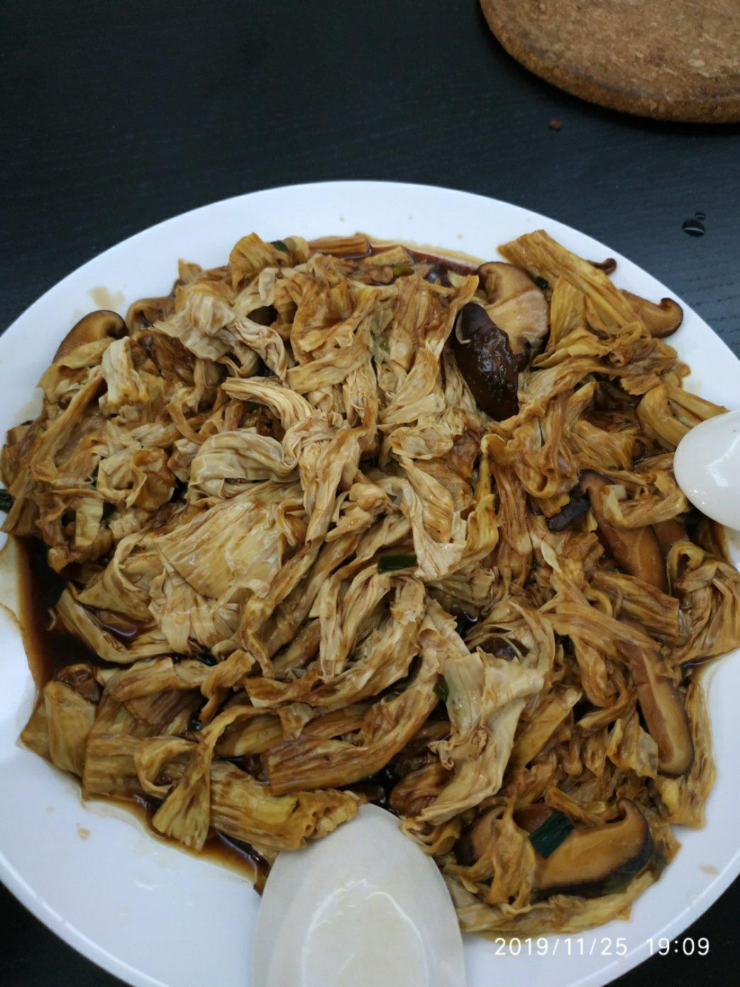 腐竹烧香菇