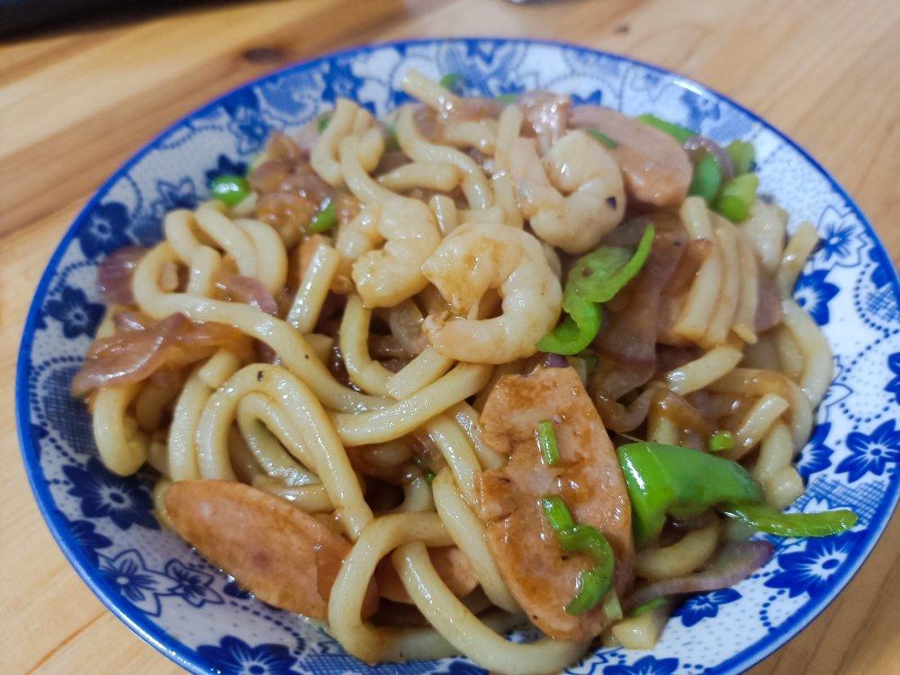 🔥爆好吃的黑椒虾仁炒乌冬面㊙️吃一口就沦陷❗️