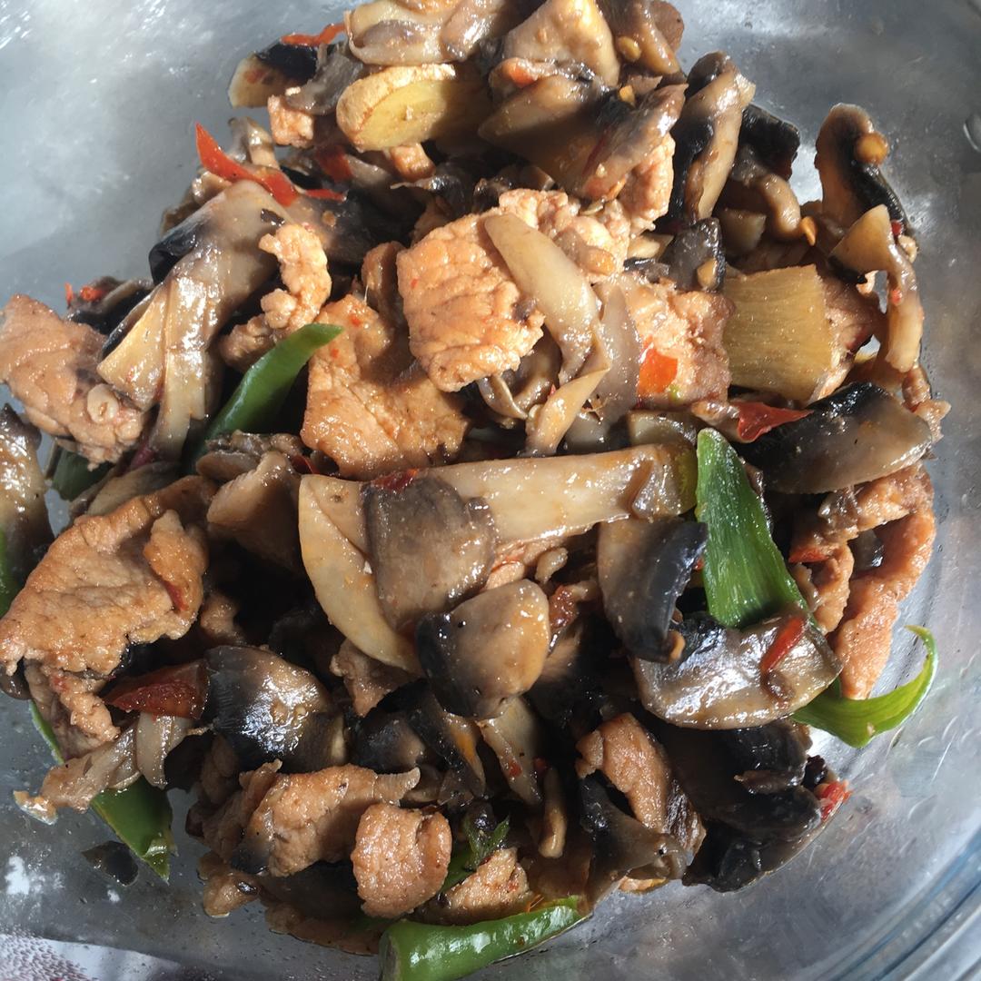 蘑菇炒肉片