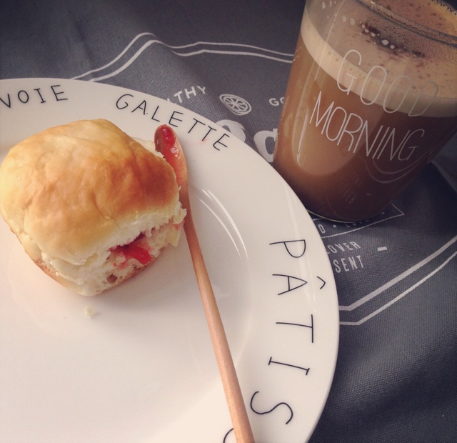 大人小孩都爱不释口的【蜂蜜牛奶小餐包】