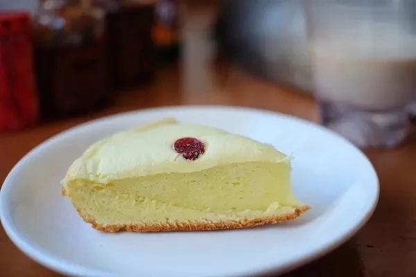 不用电子称只需要普通电饭锅做的电饭锅蛋糕