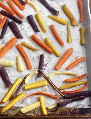 健康餐烤彩萝卜芝麻菜沙拉Harissa roasted carrot and arugula salad with pistachio and Greek Yogurt的做法 步骤2
