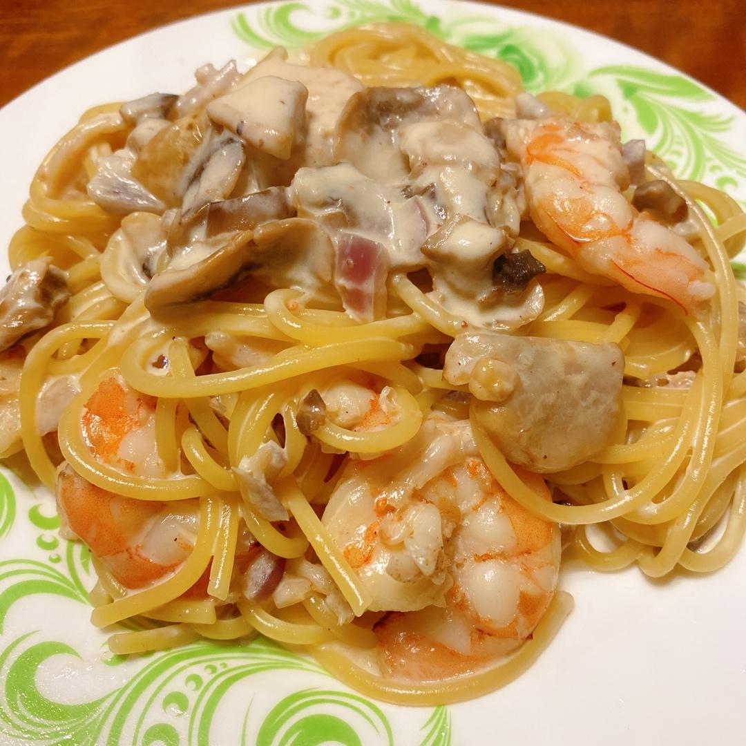 奶油鸡肉蘑菇意大利面 Cream of Mushroom Chicken Pasta