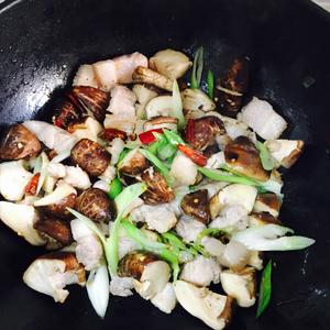 香菇土豆红烧肉的做法 步骤6