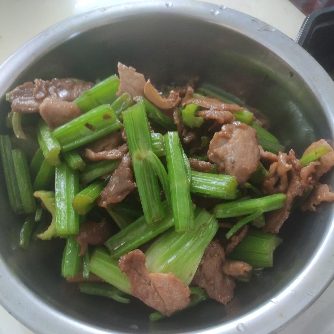 芹菜炒肉