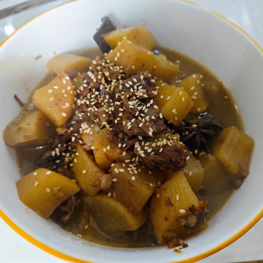 萝卜牛腩煲