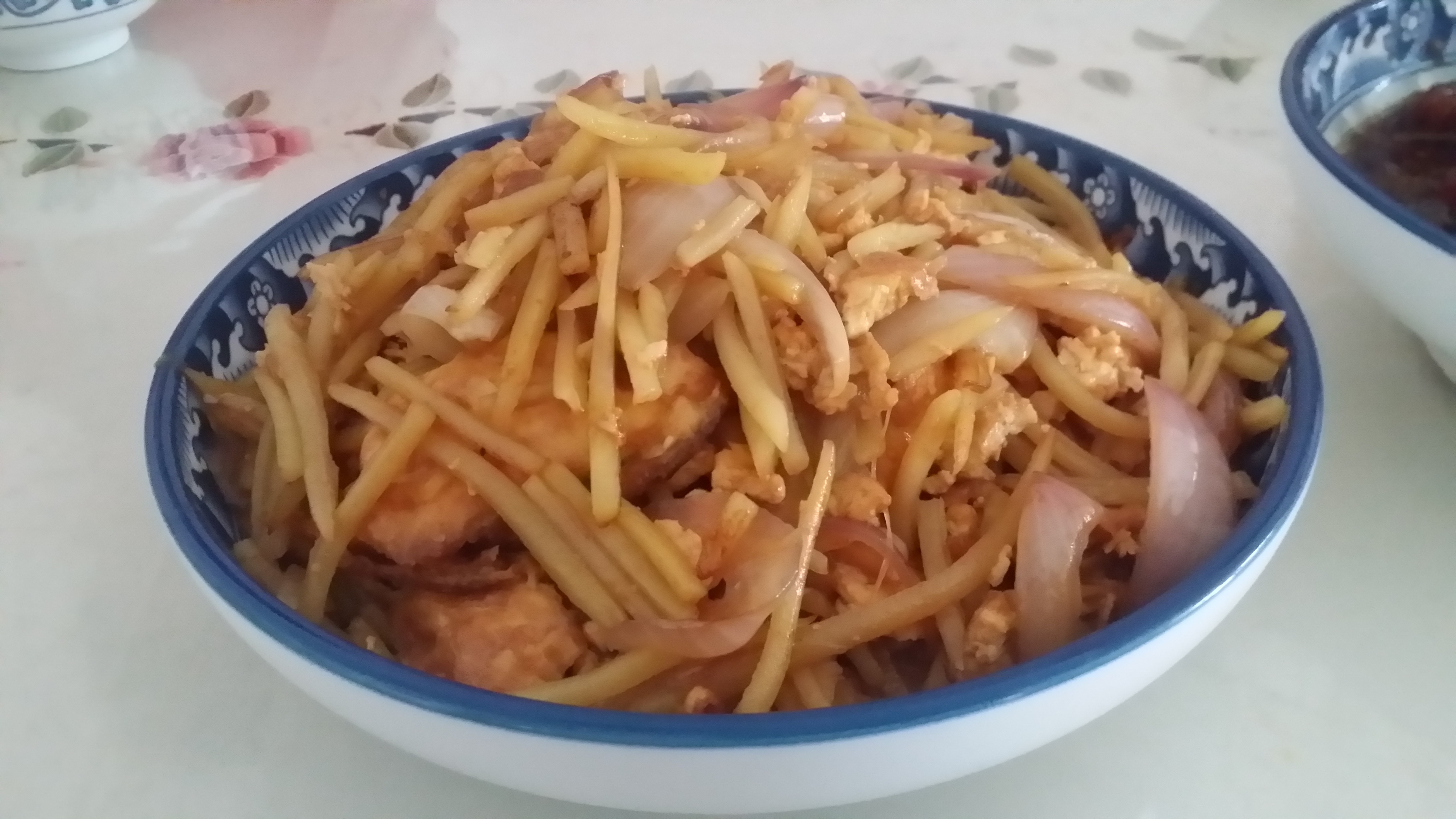 土豆洋葱炒鸡蛋
