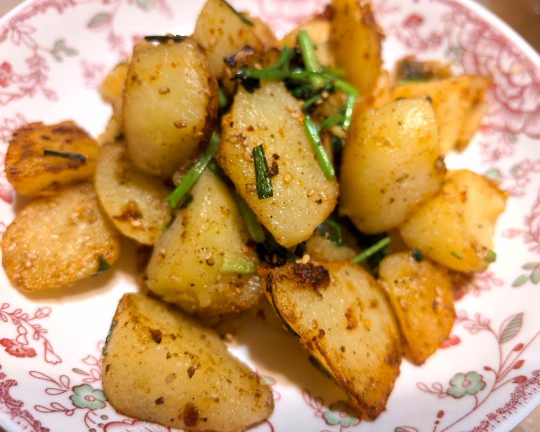 超级简单的香辣孜然煎土豆块