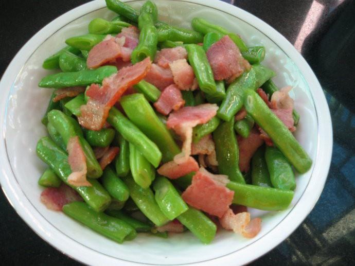 四季豆炒培根的做法