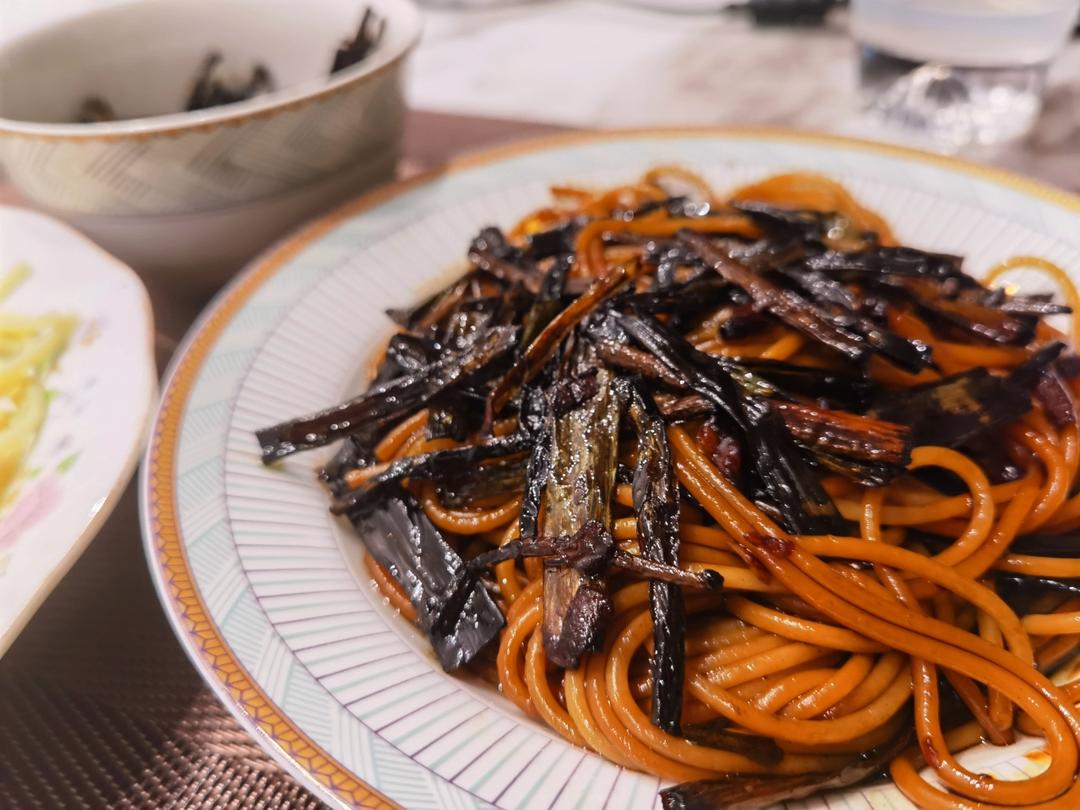 葱油拌面Spring Onion Noodles