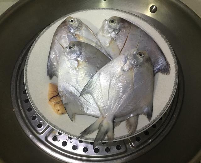 简单版清蒸银鲳鱼（100%好吃）的做法