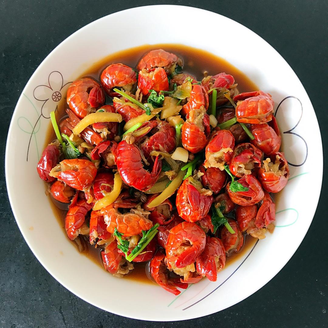 栀子花茉莉花做的麻辣小龙虾之香辣虾球