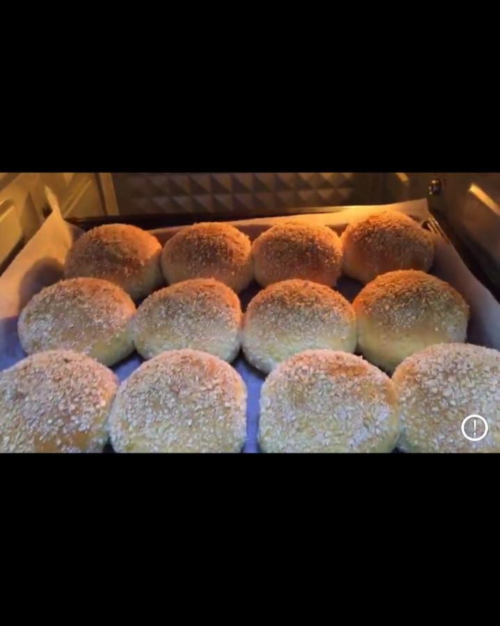 椰蓉豆沙面包