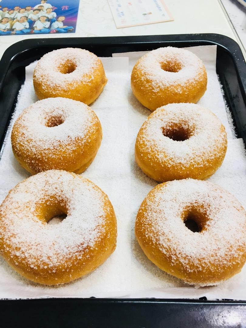 🍩超快手一小时低糖无需烤箱的甜甜圈（详细视频）