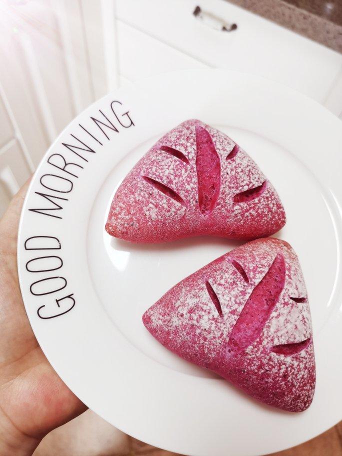 火龙果软欧包，粉嘟嘟～