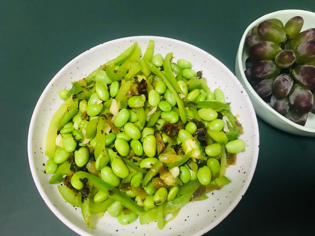 超下饭的毛豆青椒炒榨菜