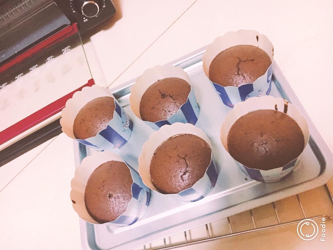 巧克力纸杯戚风蛋糕