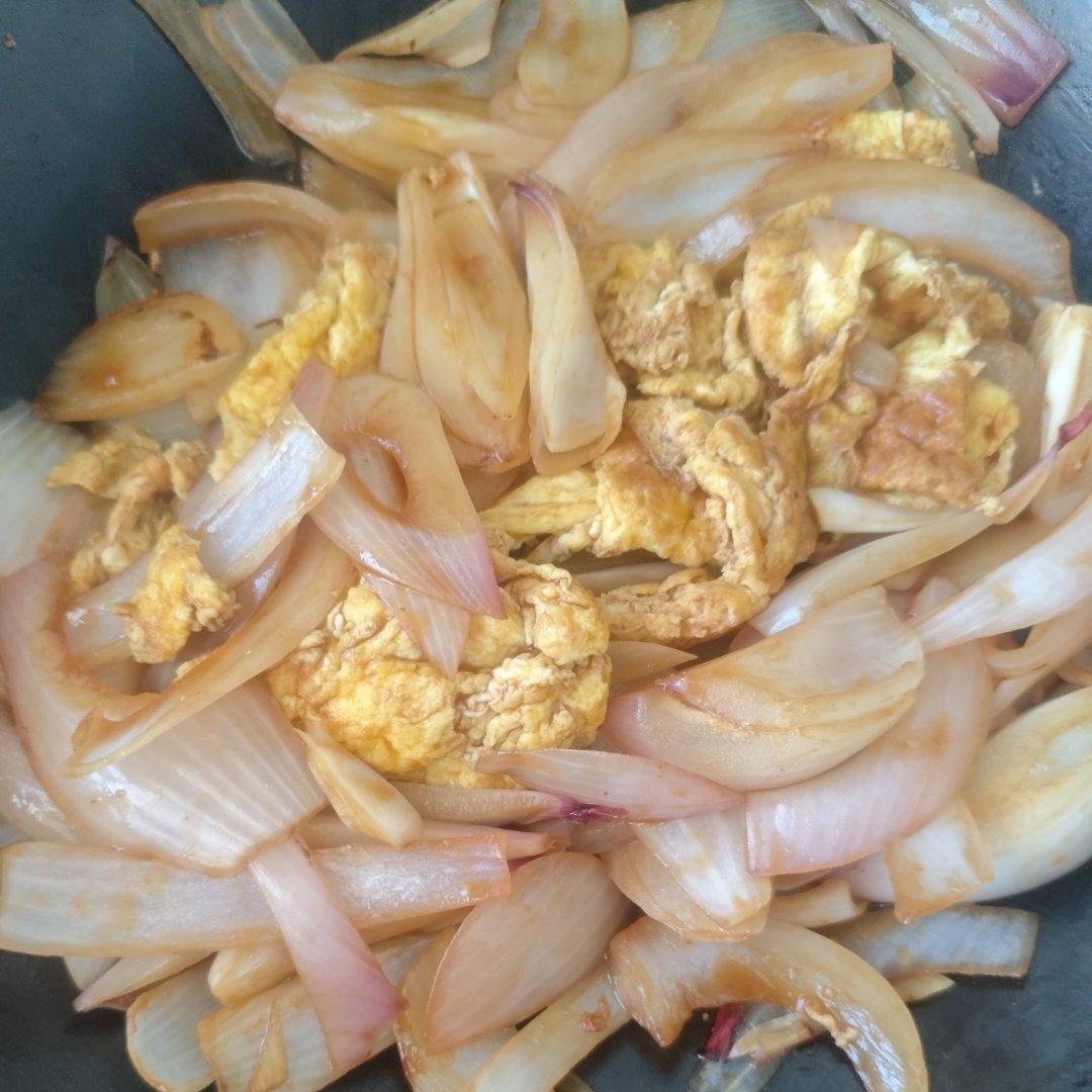降压防癌的好食材  洋葱炒鸡蛋