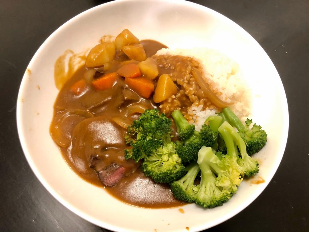 牛排咖喱饭🍛