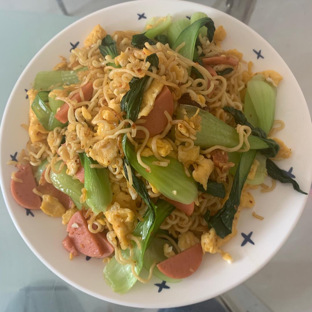 路边摊风味炒方便面