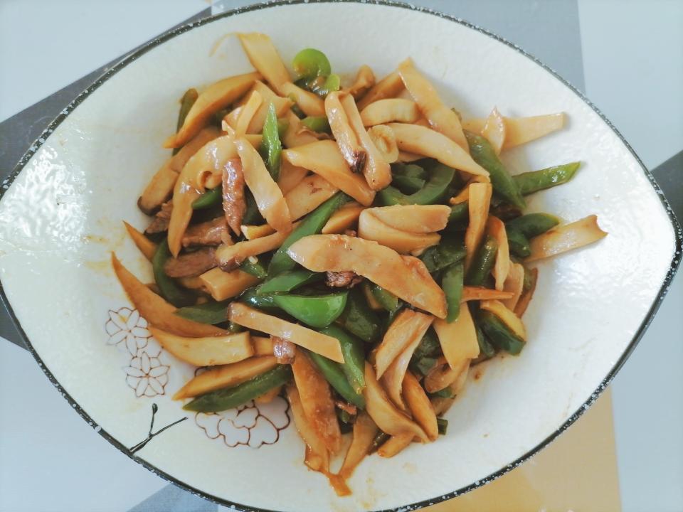 青椒杏鲍菇炒肉
