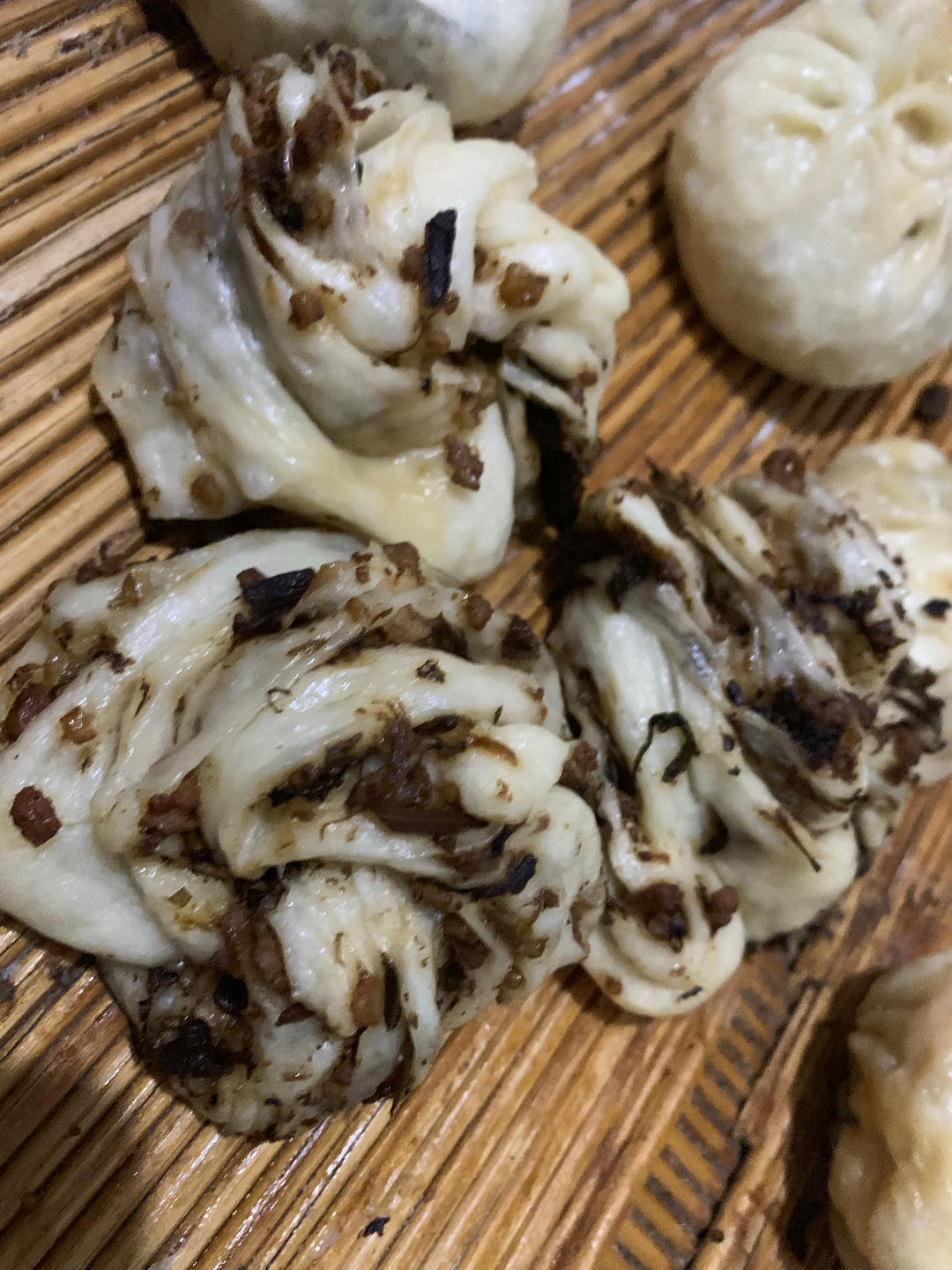 详解发面技巧并附馒头花卷包子（梅干菜肉馅/素馅）做法