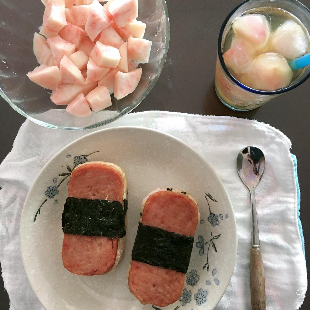 超厚超满足的午餐肉饭团