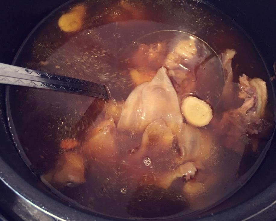 花胶炖鸡汤（电锅版）的做法