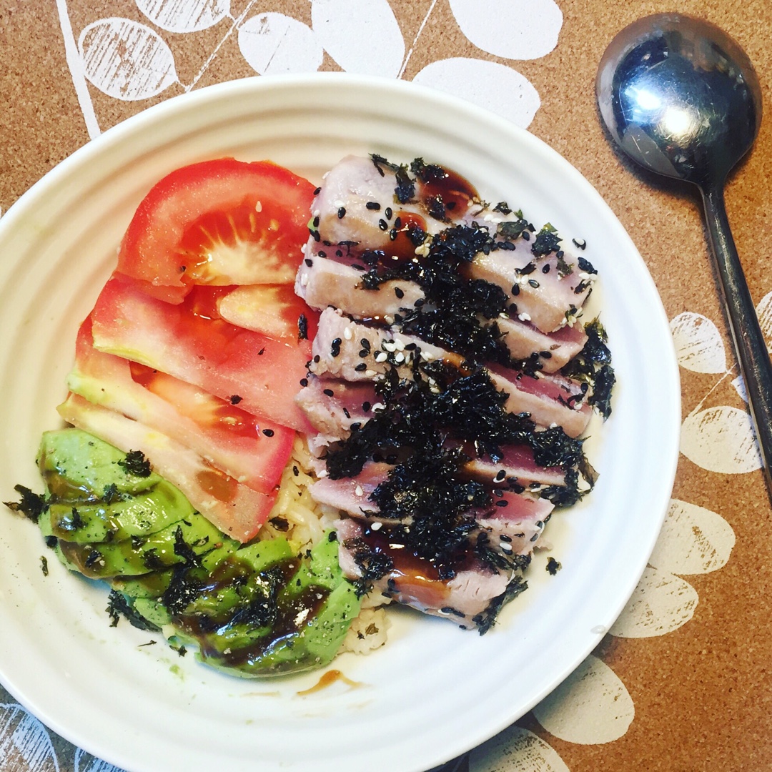 鳄梨金枪鱼饭