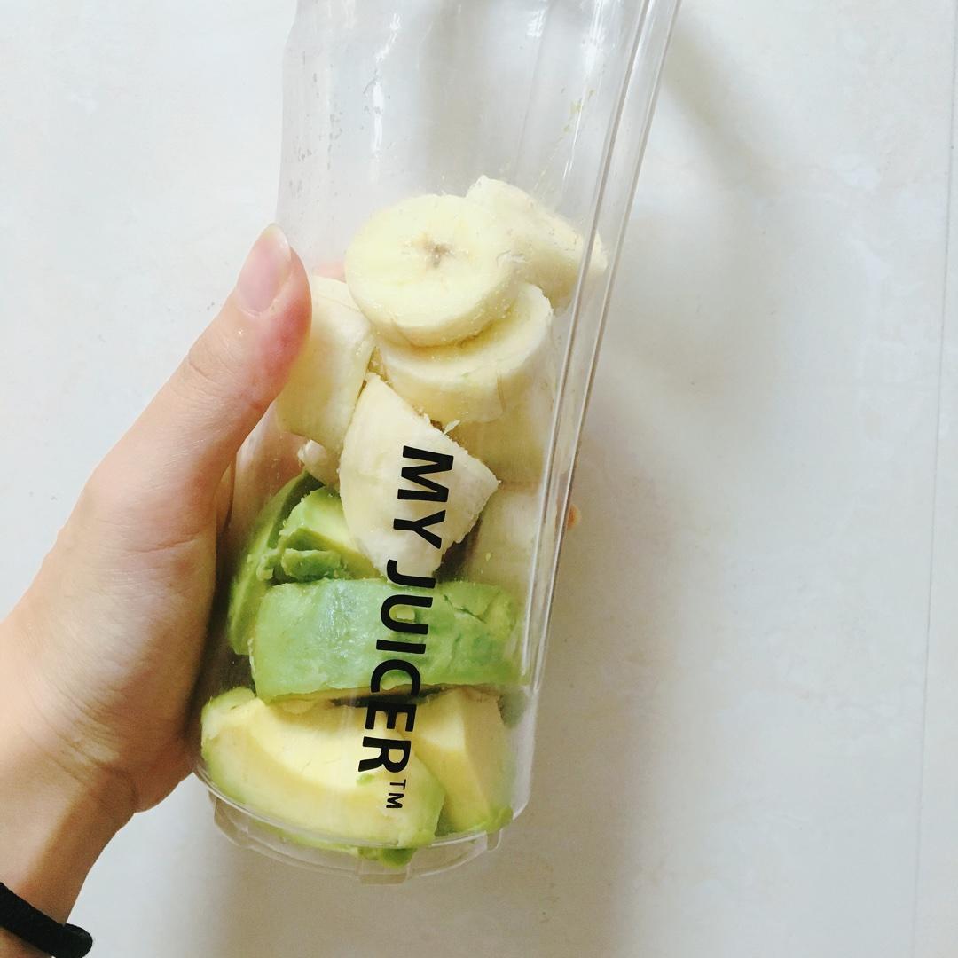 牛油果香蕉牛奶慕斯的做法