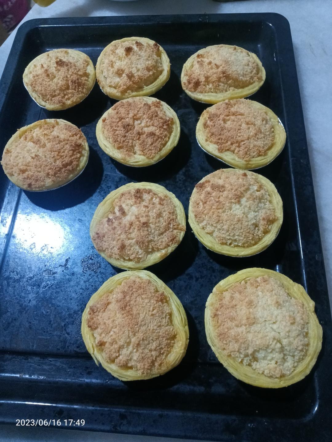 学校门口一块八一个的椰蓉挞😭