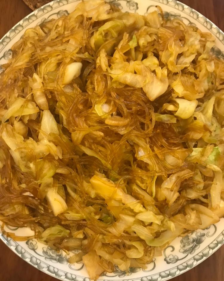 卷心菜炒粉丝 Glass noodles with Cabbage