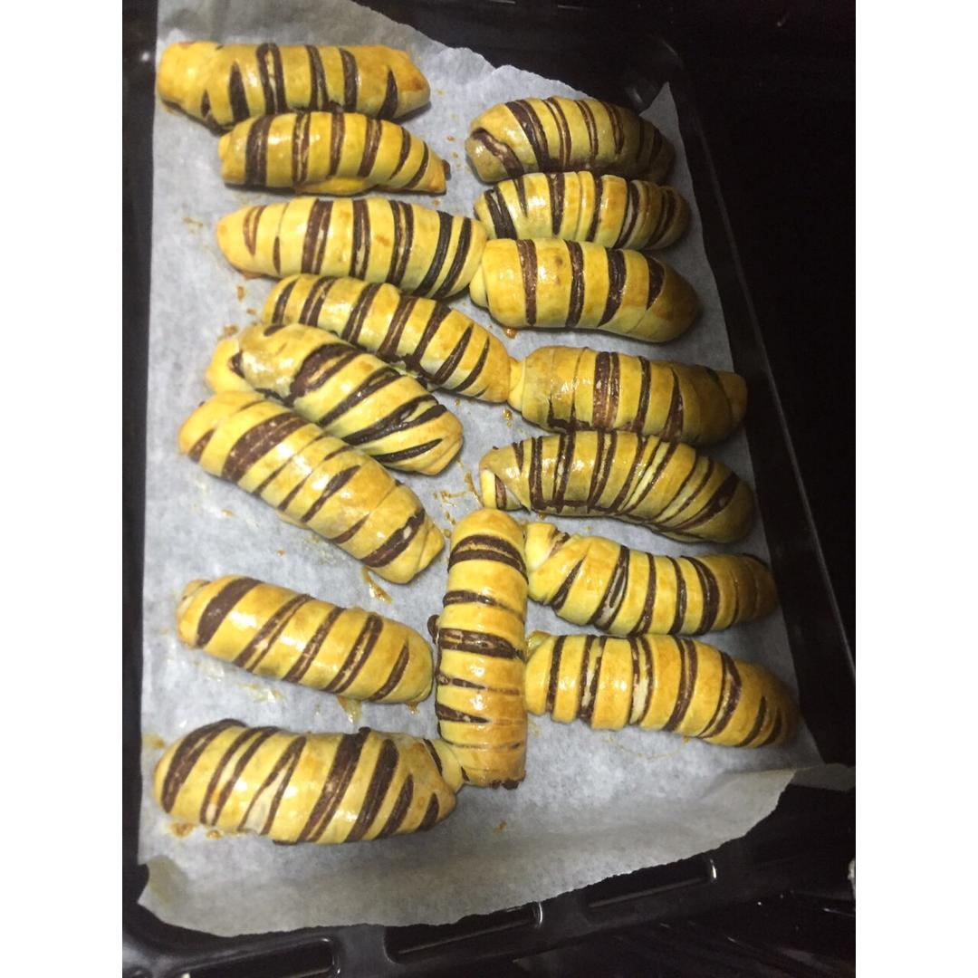 红豆沙面包卷——好吃得不得了#皮黑森林#