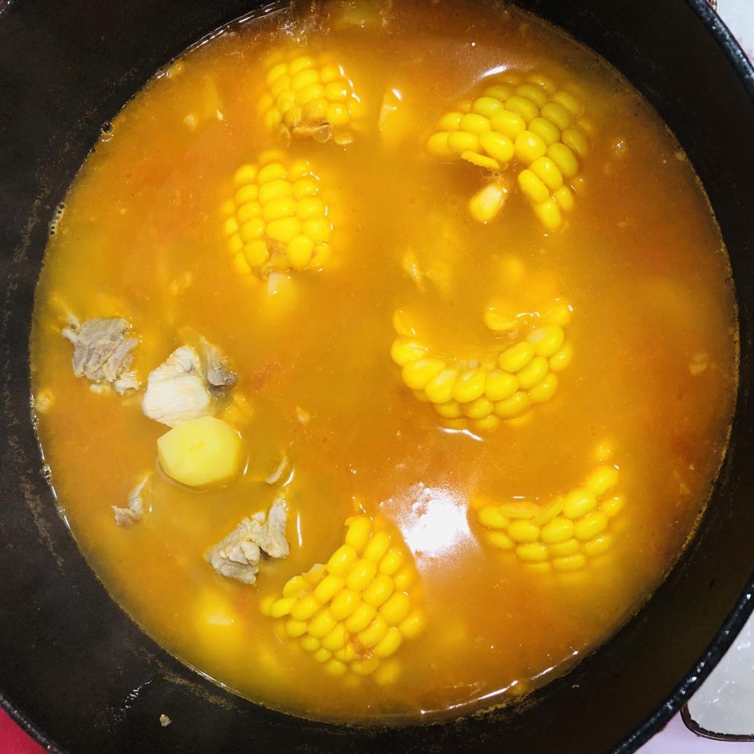 番茄土豆玉米排骨汤